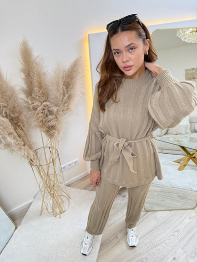 Strick-Set mit Stoffgürtel