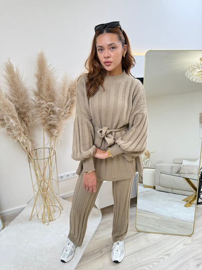 Strick-Set mit Stoffgürtel