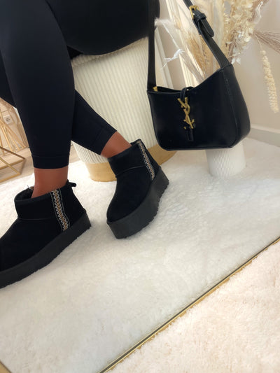 Plateau-Boots mit Strick