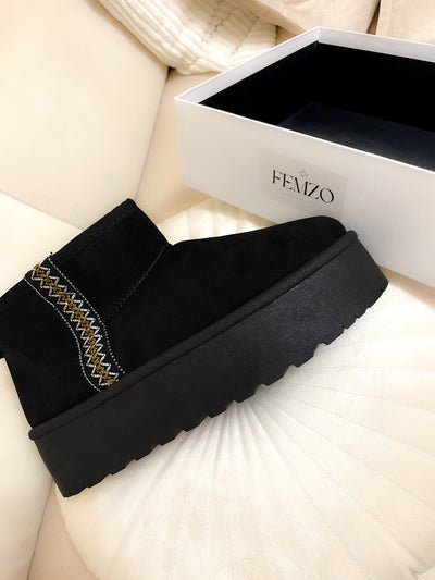 Plateau-Boots mit Strick