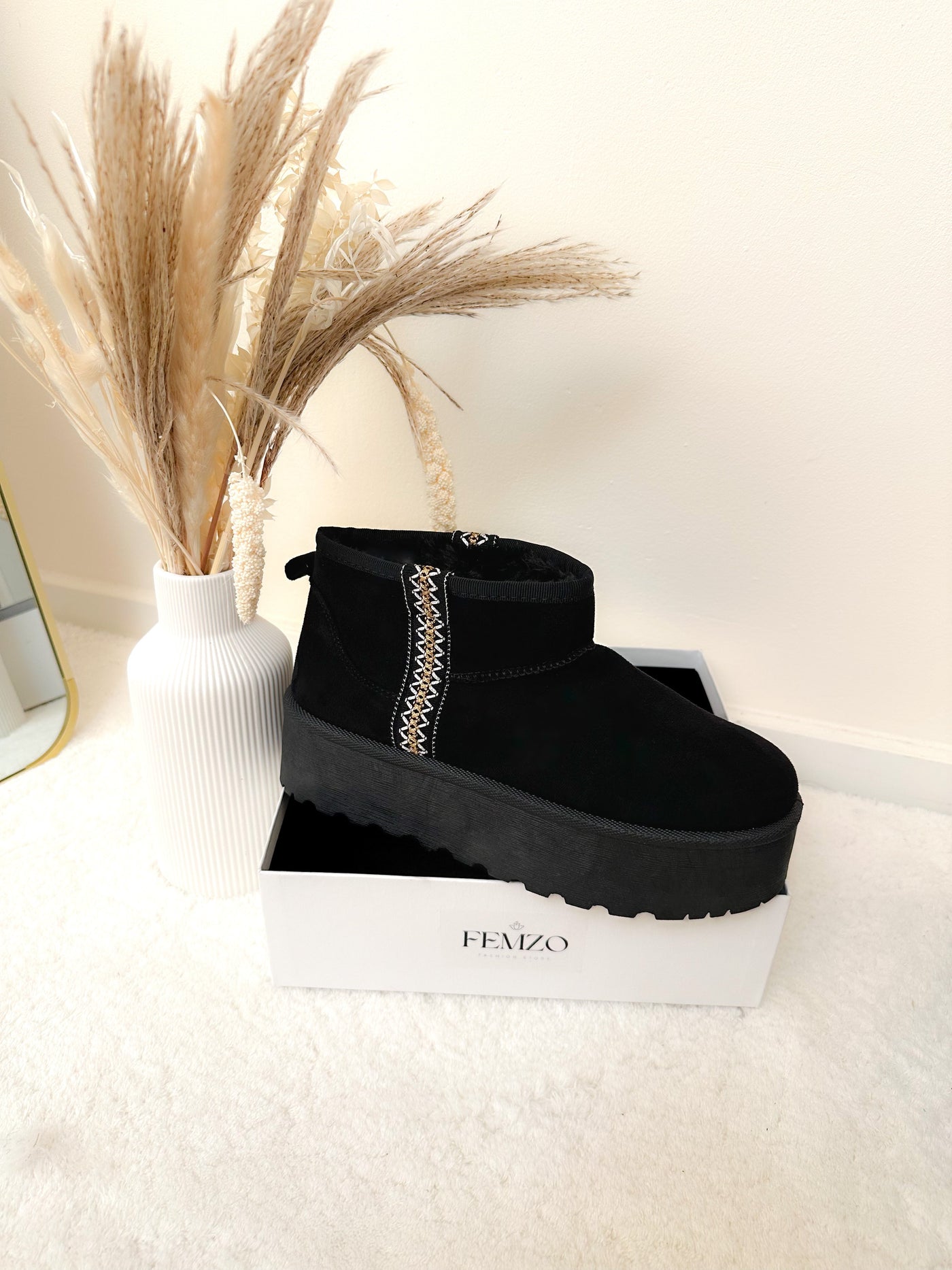 Plateau-Boots mit Strick