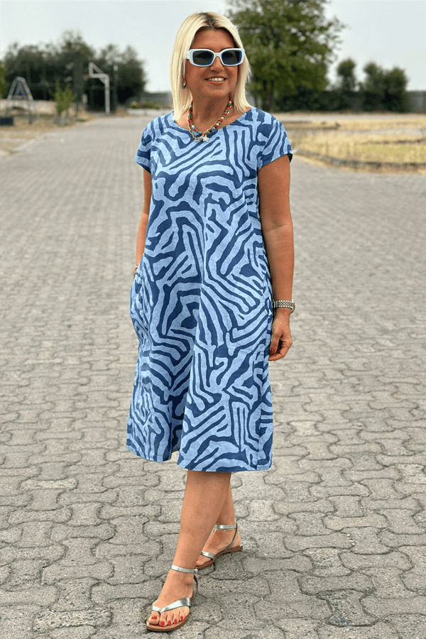 Nelia - Zebra-Print Kleid mit Rundhalsausschnitt