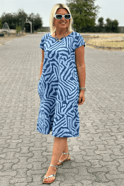 Nelia - Zebra-Print Kleid mit Rundhalsausschnitt