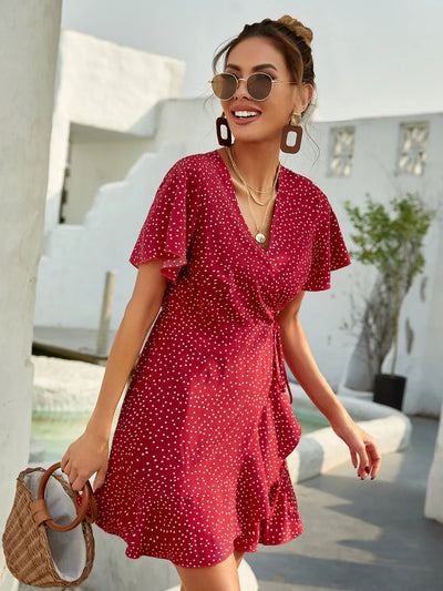 Rotes Wickelkleid mit Punkten – Sommerliches Kurzkleid mit Volants