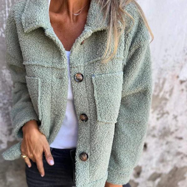 Carla | Kurze plüschige Hemdjacke