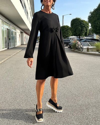 Gisèle - Elegantes Kleid mit Glockenärmeln und Schleife