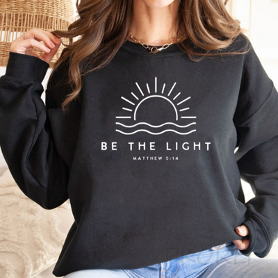 Ruby® | Ziehen Sie das Be The Light-Trikot an