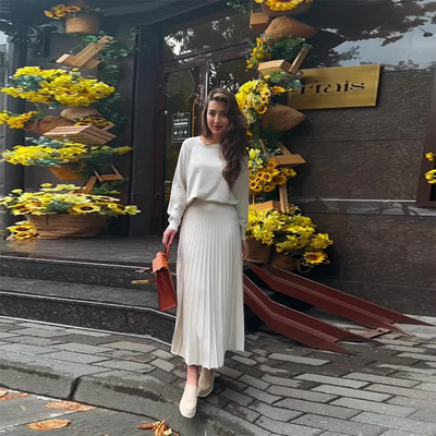 Andrea® | Solides Langarmoberteil und Faltenröcke für Damen