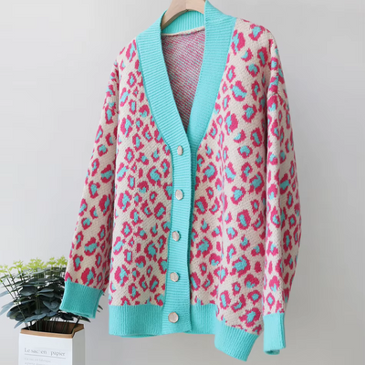 Livia – Die Strickjacke für stilvolle Akzente