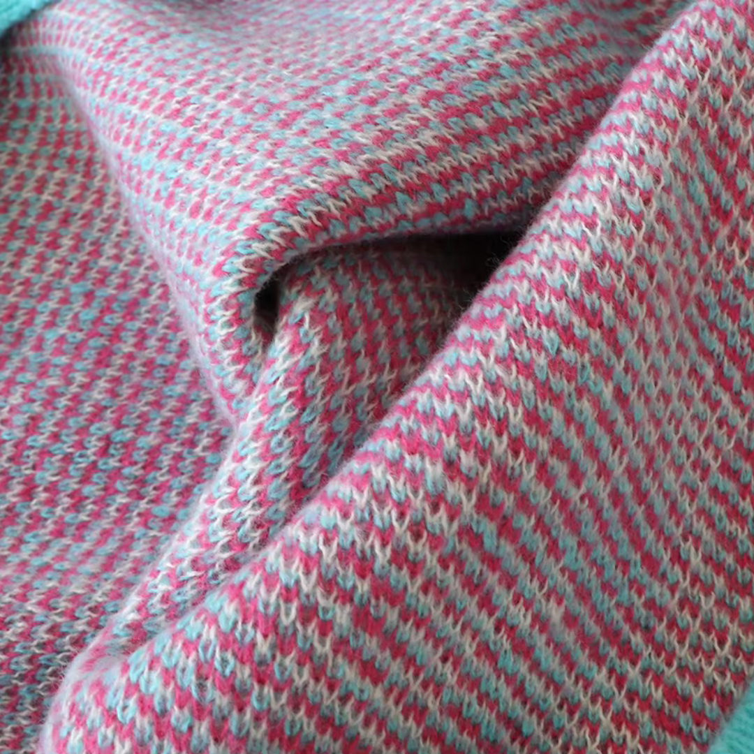 Livia – Die Strickjacke für stilvolle Akzente