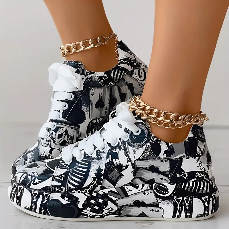Veronika | Sneakers mit Graffiti-Design