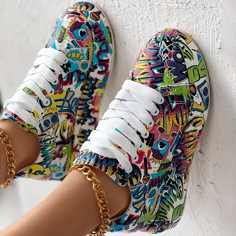 Veronika | Sneakers mit Graffiti-Design