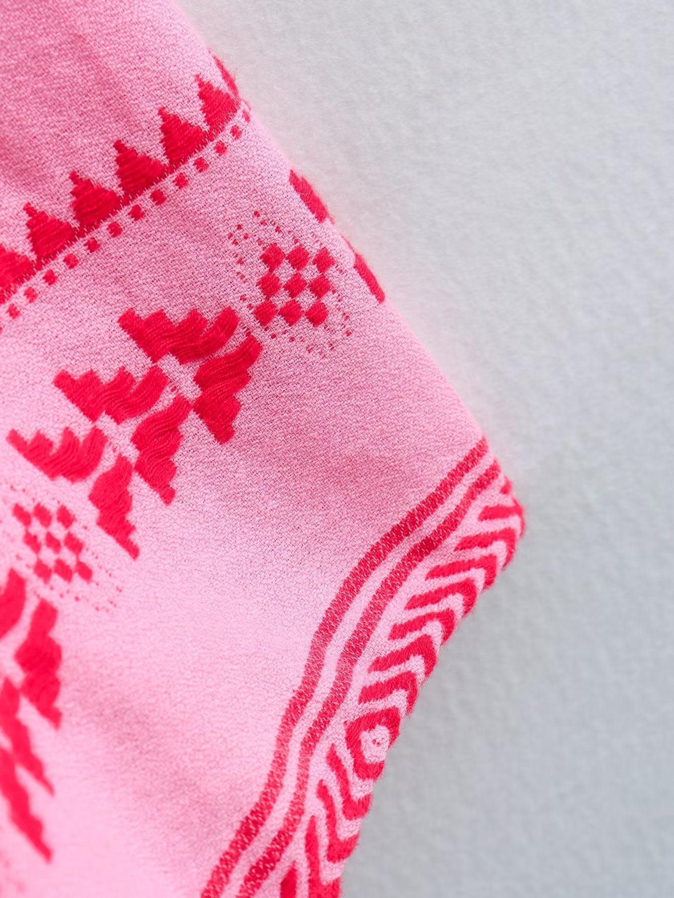 Maxikleid mit Ethno-Muster, Trägern und Schlitz für Damen