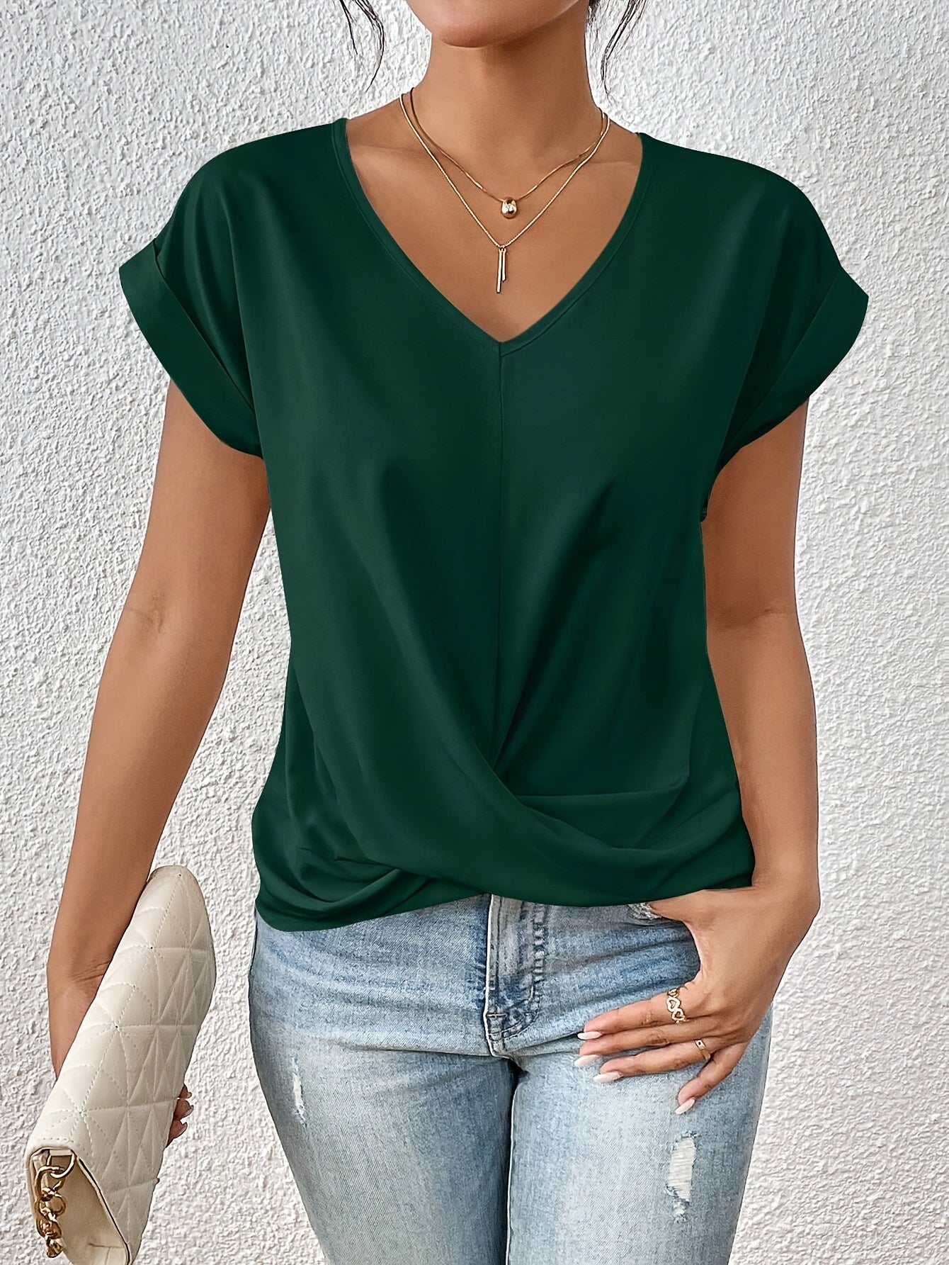 Jenna - V-Ausschnitt-Top mit Knoten-Detail - elegant und zeitlos