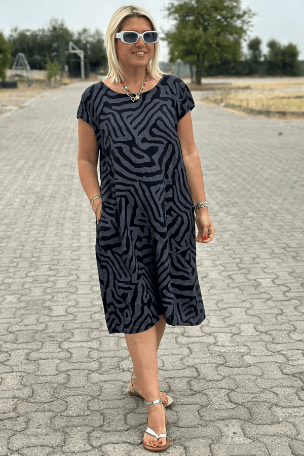 Nelia - Zebra-Print Kleid mit Rundhalsausschnitt
