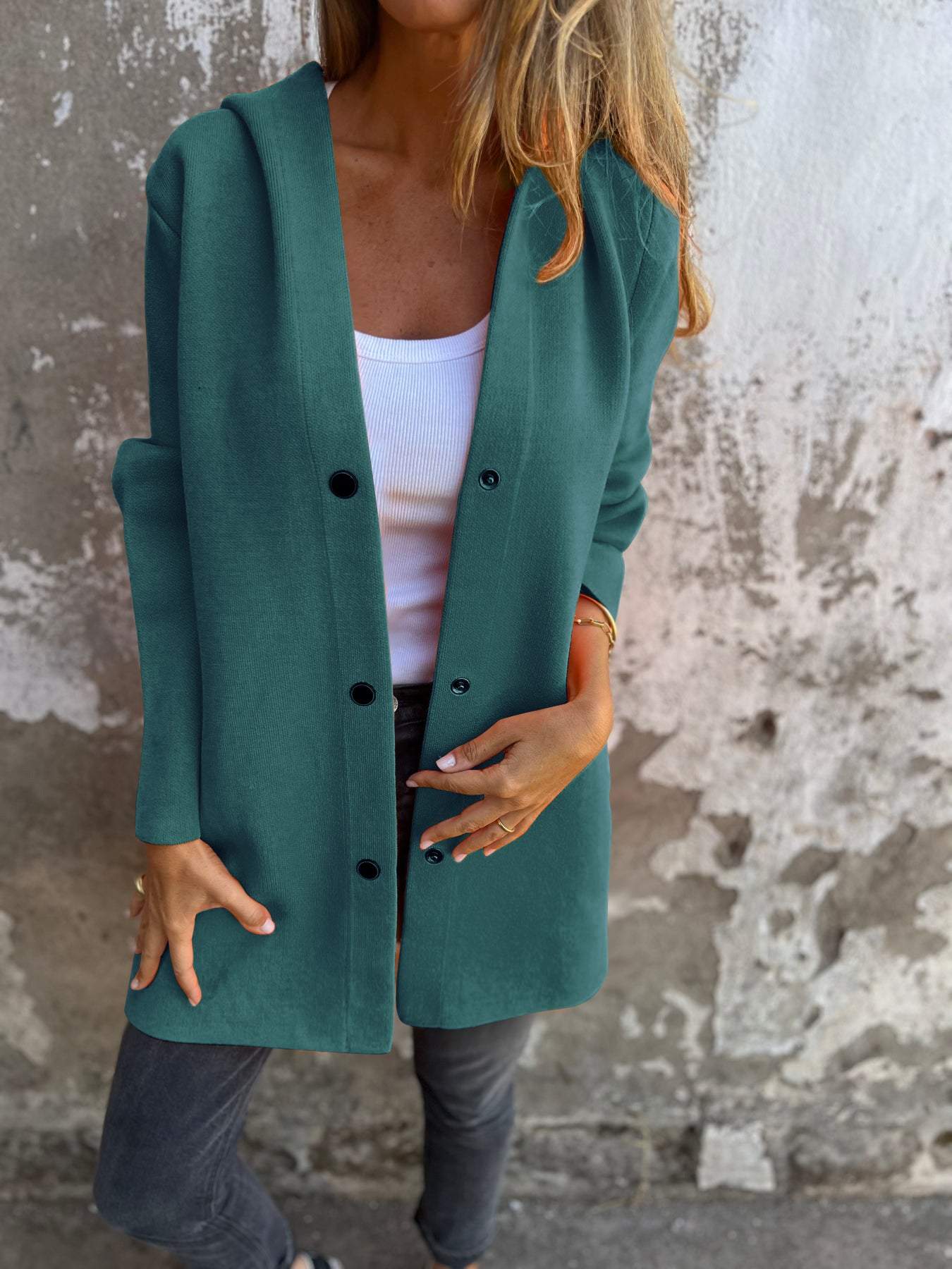 Adriana - Modische Strickjacke mit Kapuze