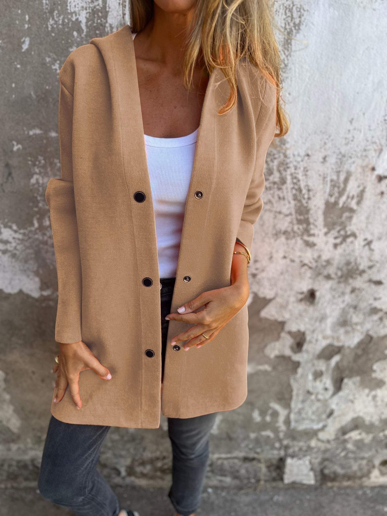 Adriana - Modische Strickjacke mit Kapuze