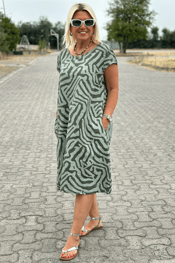 Nelia - Zebra-Print Kleid mit Rundhalsausschnitt