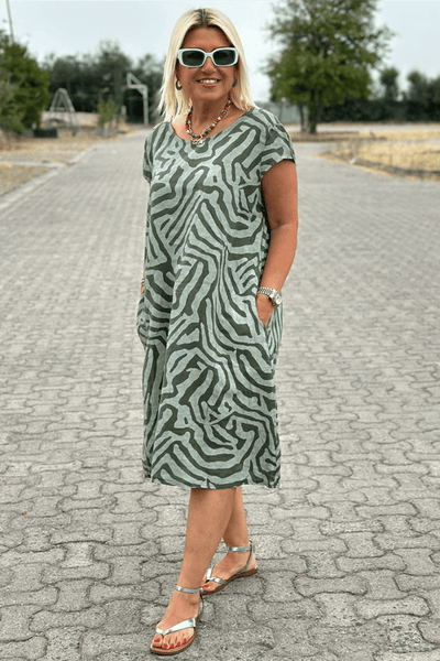 Nelia - Zebra-Print Kleid mit Rundhalsausschnitt