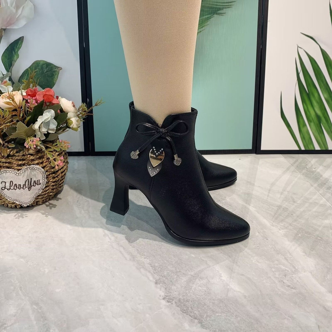 Zenaida® | Wildlederstiefeletten mit Schleife