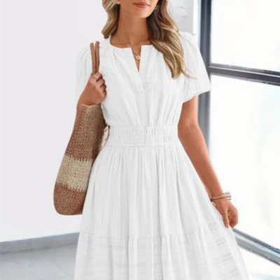 LYA – DIE SOMMERROBE FÜR EINE ROMANTISCHE UND SCHWUNGVOLLE SILHOUETTE