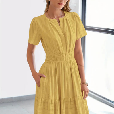 LYA – DIE SOMMERROBE FÜR EINE ROMANTISCHE UND SCHWUNGVOLLE SILHOUETTE