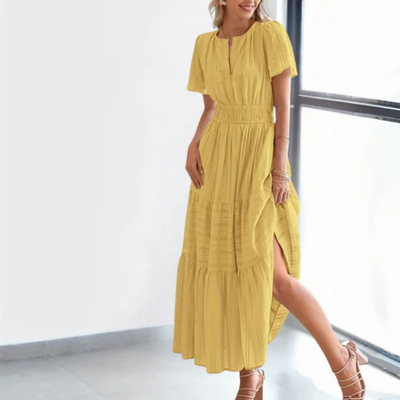 LYA – DIE SOMMERROBE FÜR EINE ROMANTISCHE UND SCHWUNGVOLLE SILHOUETTE