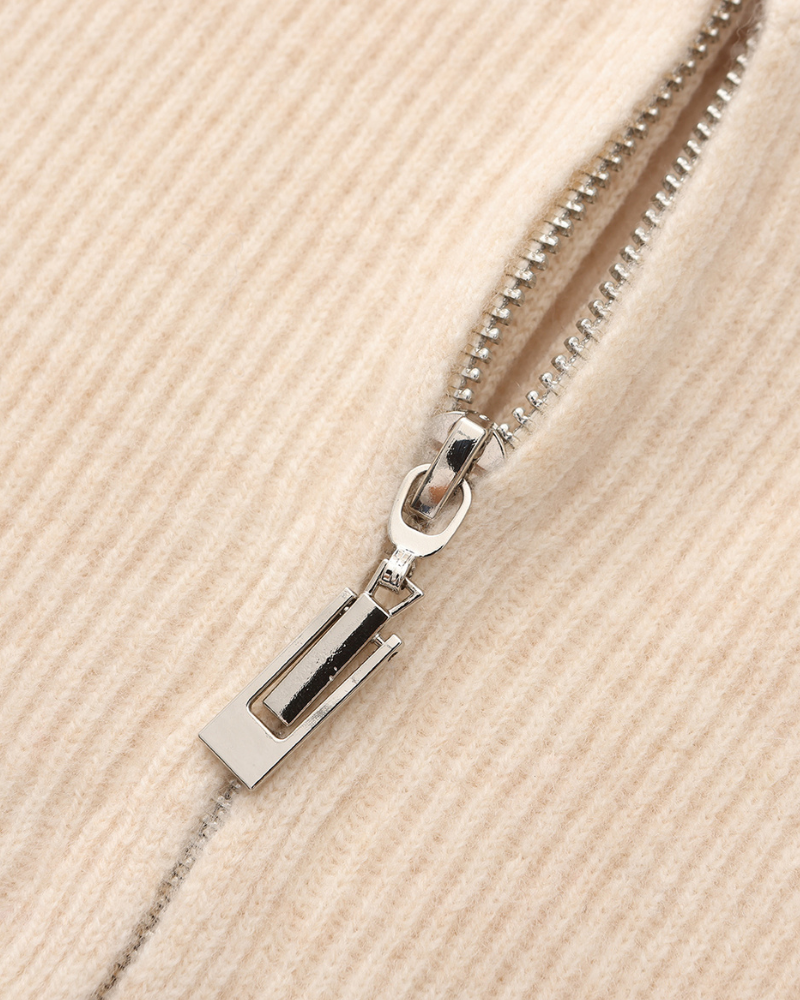 Jameson | 3-teiliges Set Kaschmir-Cardigan, hose & Wildleder-Boots