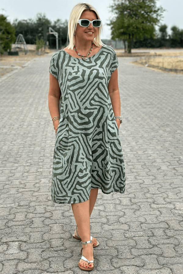 Nelia - Zebra-Print Kleid mit Rundhalsausschnitt