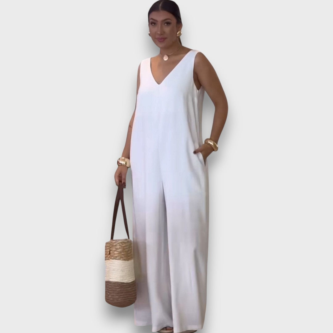 Aubrine – Fließender Jumpsuit mit V-Ausschnitt