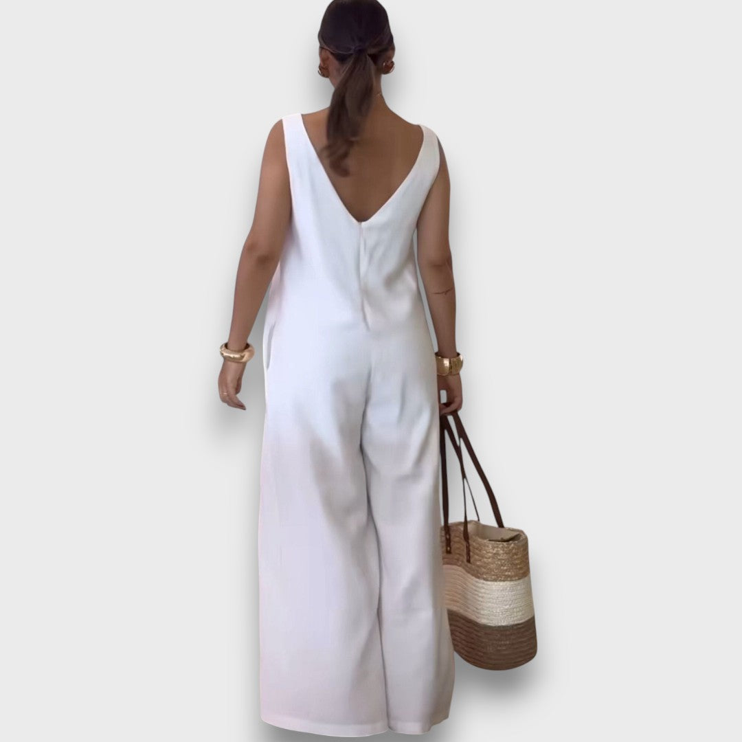 Aubrine – Fließender Jumpsuit mit V-Ausschnitt