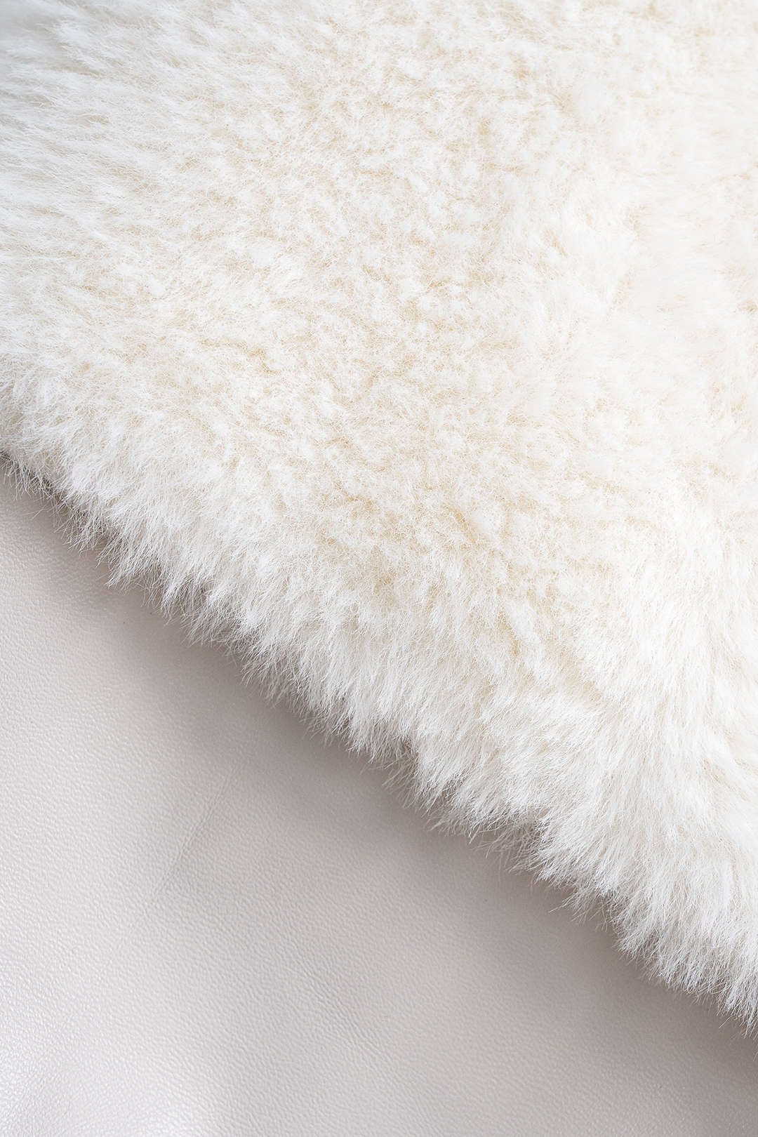 Antonia | Kunstleder-Set mit Kunstpelz-Details