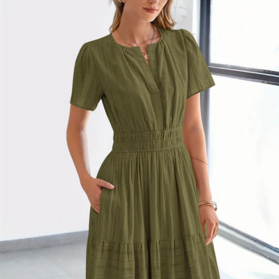 LYA – DIE SOMMERROBE FÜR EINE ROMANTISCHE UND SCHWUNGVOLLE SILHOUETTE