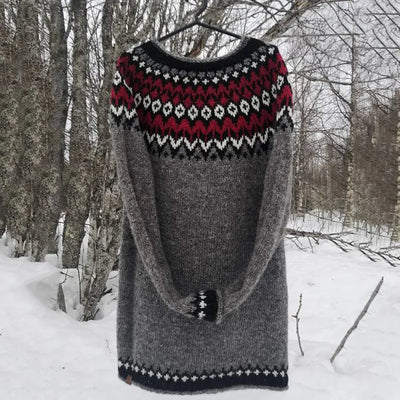 Anita® | Gewebtes Midikleid mit Rundhalsausschnitt und isländischem Motiv