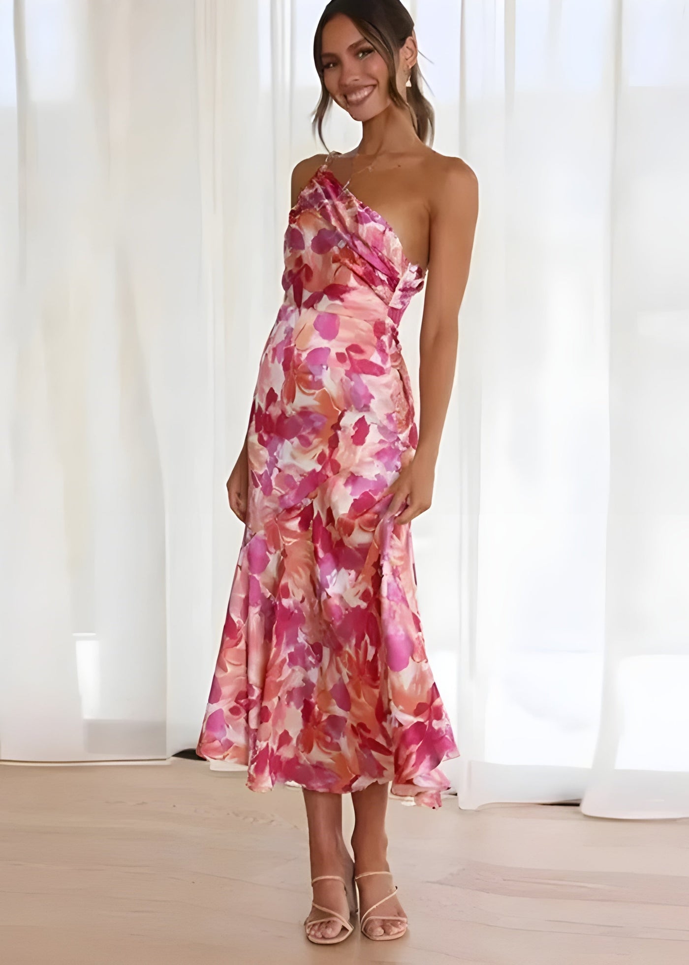 Eveline – Ein-Schulter Sommerkleid