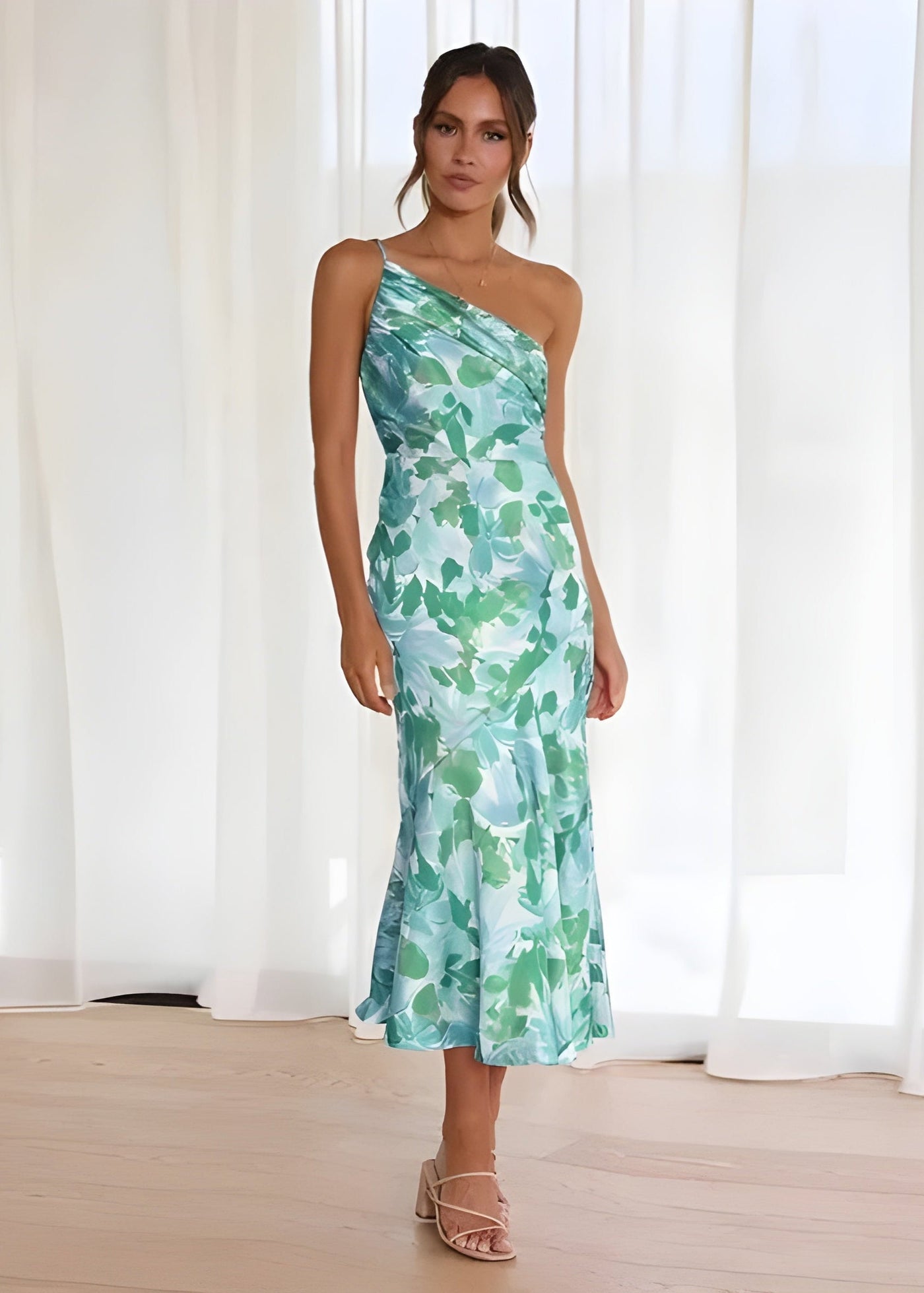 Eveline – Ein-Schulter Sommerkleid