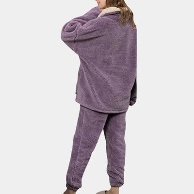 Luxuriöses und gemütliches pyjama-set für damen für ultimativen komfort