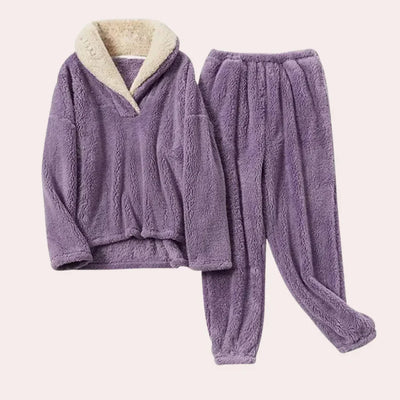 Luxuriöses und gemütliches pyjama-set für damen für ultimativen komfort