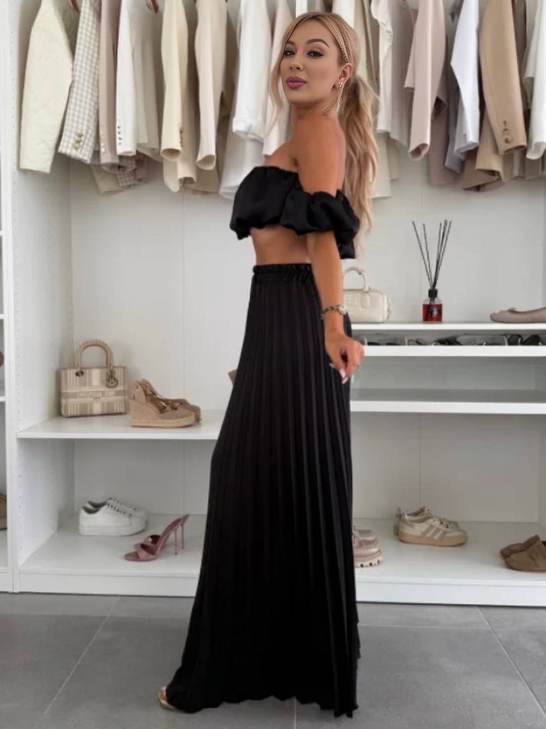 Araceli | Zweiteiliges Set mit Plisseehose und schulterfreiem Oberteil