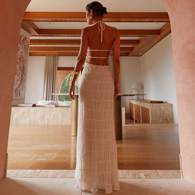 Caroline | Texturiertes Halterneck-Maxikleid