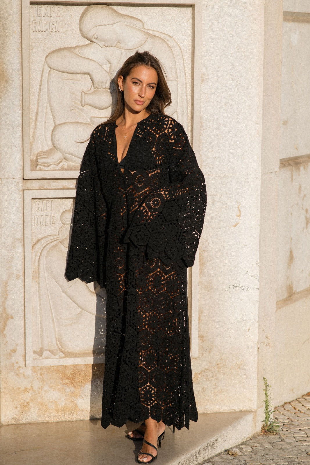 Fina | Langärmeliges Kleid mit Spitzenbestickung