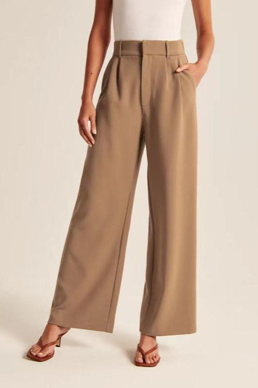 HOSEN IN WEITEM SÄNGERSTIL