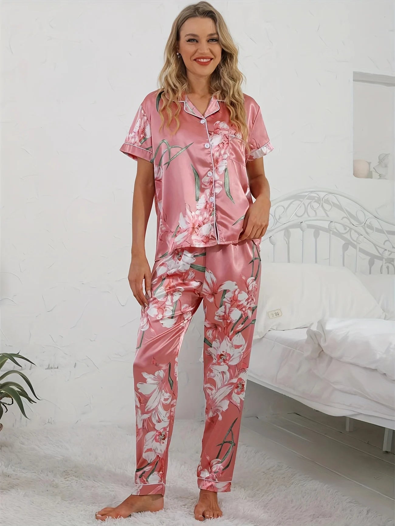 Eleganter Damen Pyjama mit Floralem Design