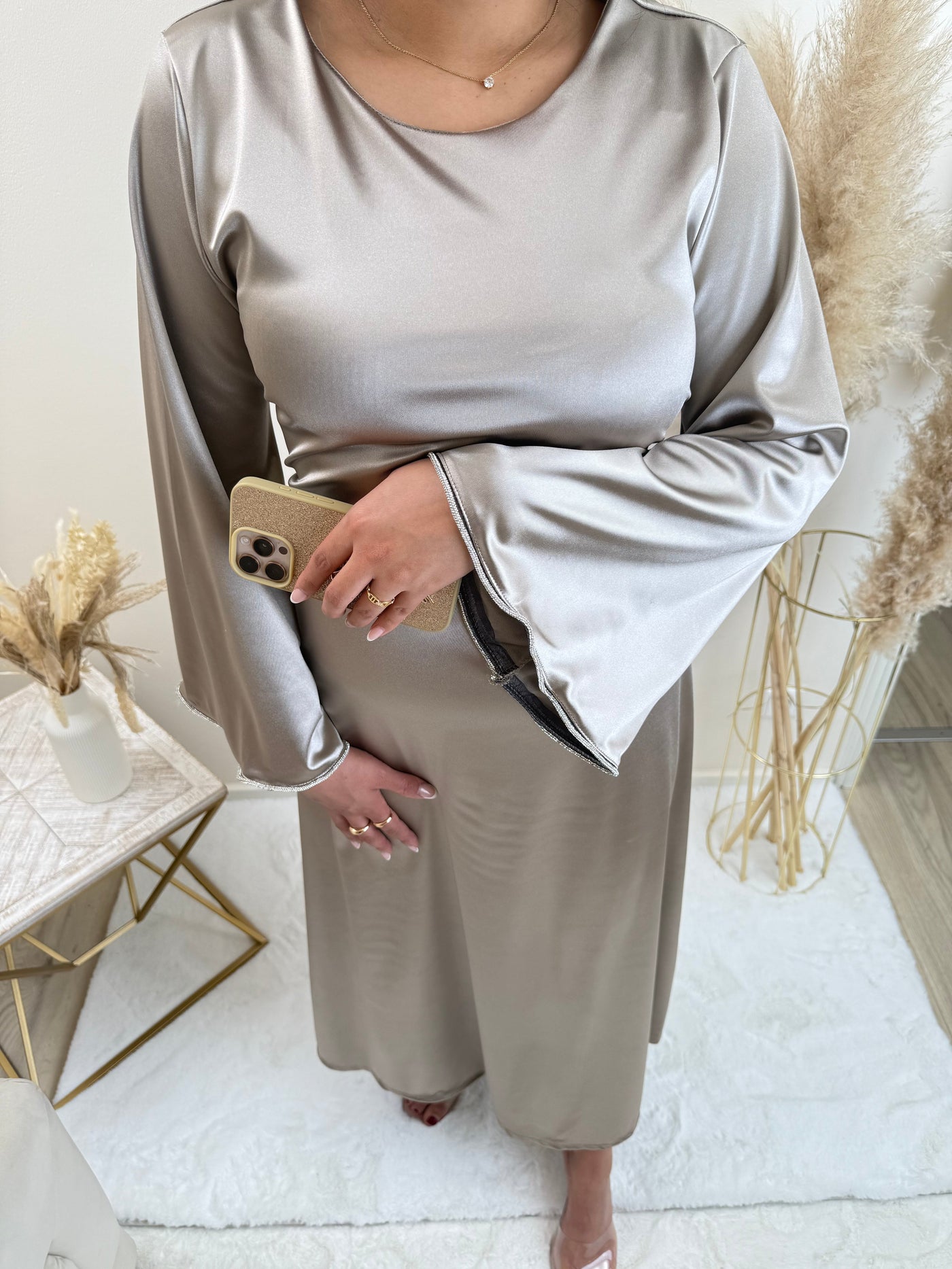 Satin Kleid zum Schnüren