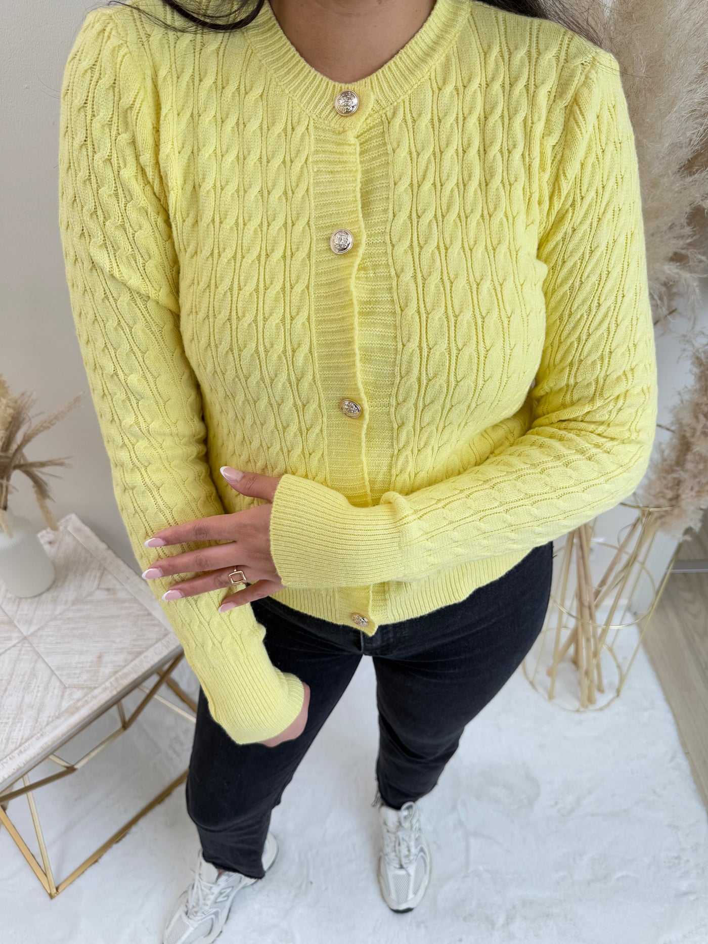 Cardigan mit Goldknöpfen