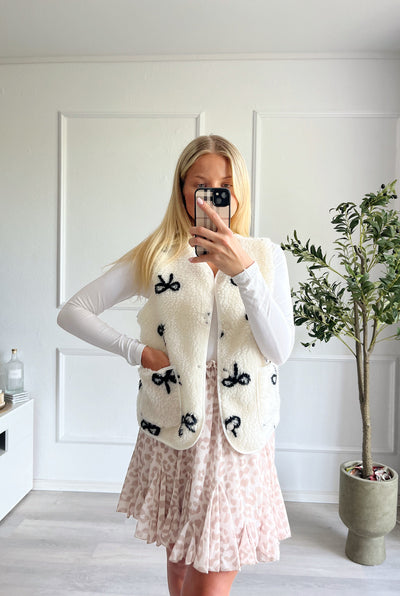 Teddy-Weste Schleifen-Print