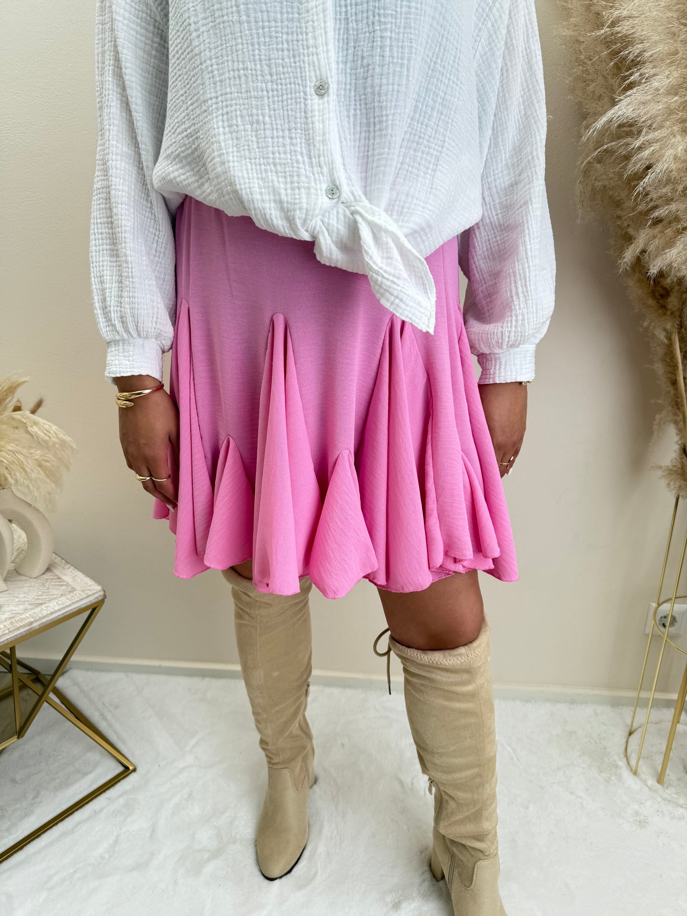 Rüßchenrock mit höherem Rüschen