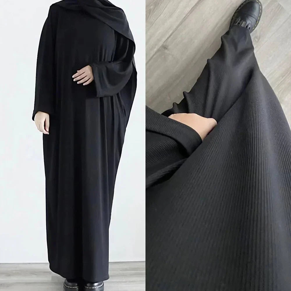 Ariane - Elegante gestrickte Abaya mit Gürtel und Seitentaschen