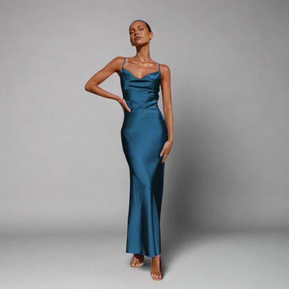 Claudia | Elegantes Satin-Kleid für unvergessliche Anlässe