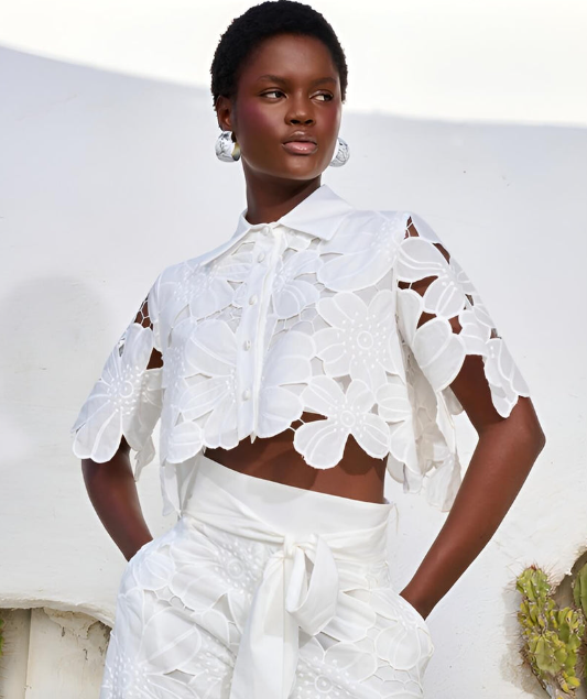 Cecille™ Weiches Feminines Detail